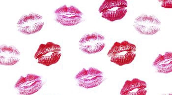 11 Things We Wish Guys Understood About Kissing