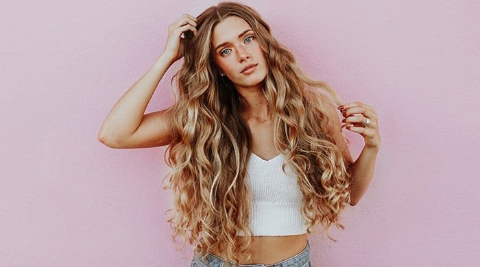 This Is What’s REALLY Causing Your Dandruff And How To Get Rid Of It