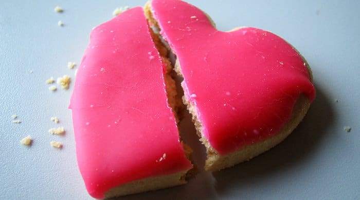 Heads-Up — 3 Signs That One Of You Is An Emotional Cheater