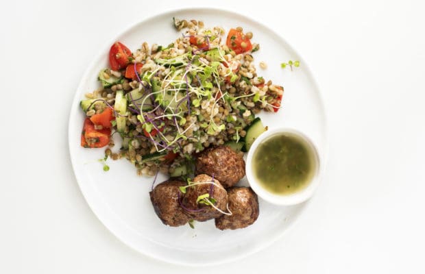 Here’s What To Eat To Boost Your Mood And Energy Levels