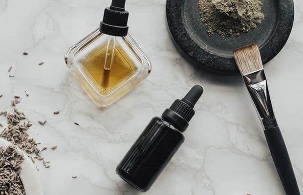 8 Benefits of Rosehip Oil For Your Skin