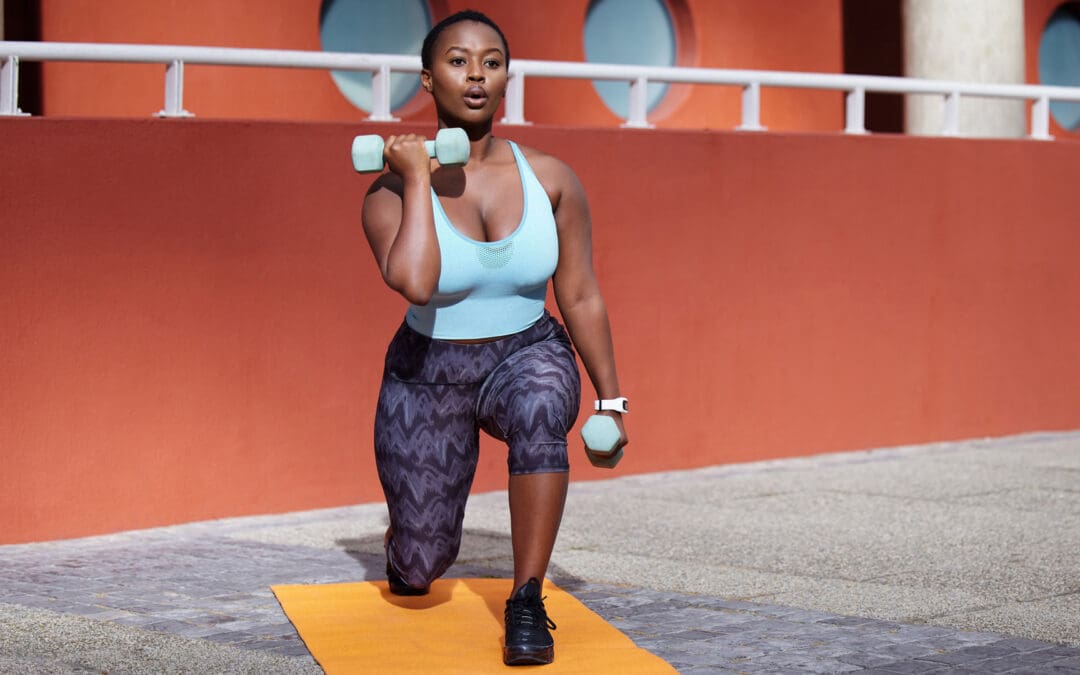 10 Reasons Why You’re Lifting Weights But Not Losing Weight, According To Experts